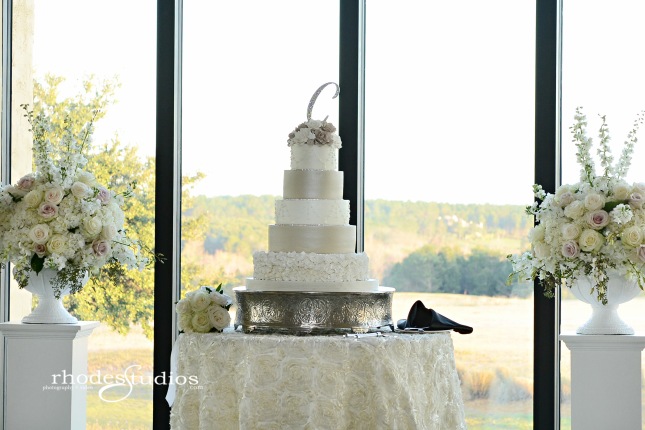 Classic White Wedding, Cake Table Floral