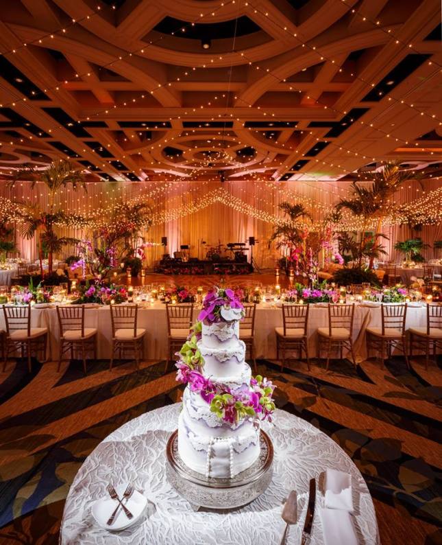 purple wedding cake floral