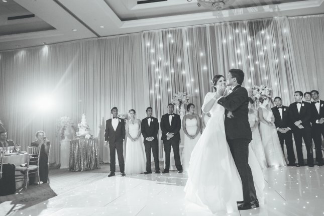 blush-and-gold-wedding-at-the-reunion-resort-first-dance